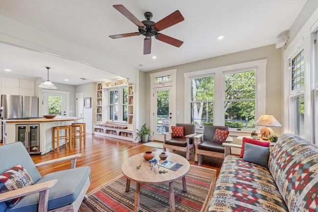 The main living area looking into the kitchen. | Image 11