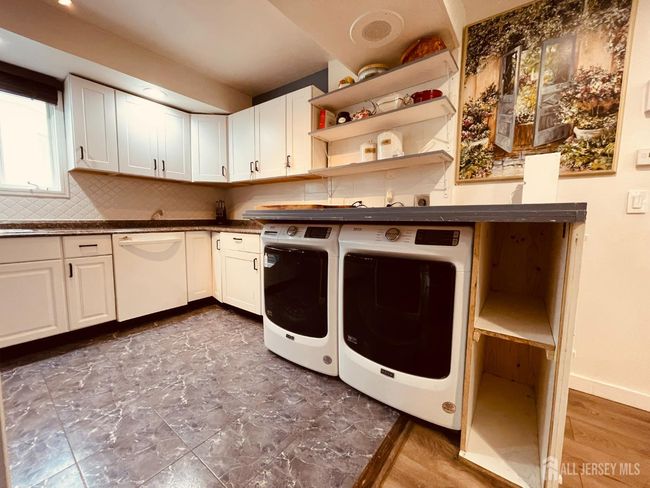 38 Evergreen Ave, House other with 3 bedrooms, 2 bathrooms and null parking in Fords NJ | Image 10