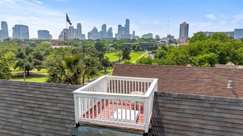 1508 E 11th St, Austin, TX, 78702-2740 | Card Image