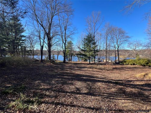 304 Round Lake Ter, Monroe, NY, 10950-2615 | Card Image