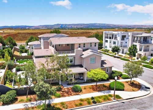 168 Crossover, Irvine, CA, 92618-1303 | Card Image