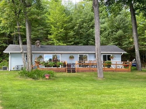 5135 Roosevelt Ln, Florence, WI, 54121-9039 | Card Image