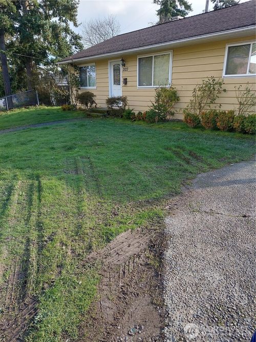 3123 Sw Barton Street, Seattle, WA, 98126 | Card Image