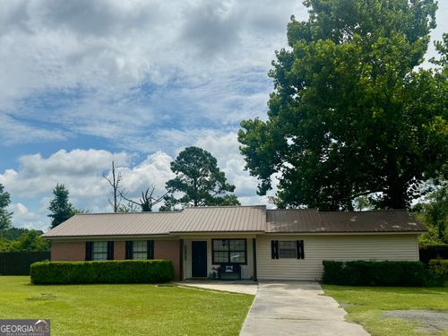 102 W Palm Rd, Hazlehurst, GA, 31539-6030 | Card Image