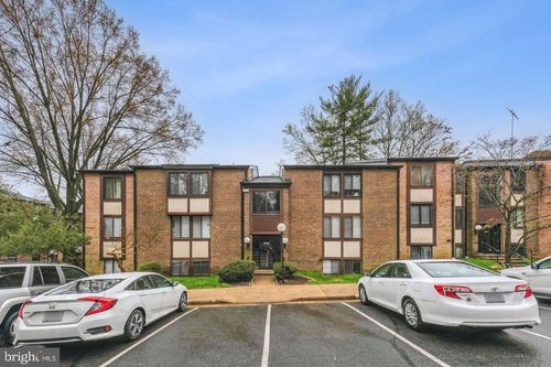 002-9715 Kings Crown Ct, FAIRFAX, VA, 22031-5065 | Card Image