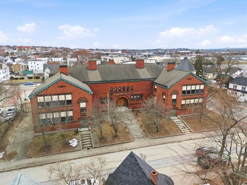 555 Cedar St, Manchester, NH, 03103-4230 | Card Image
