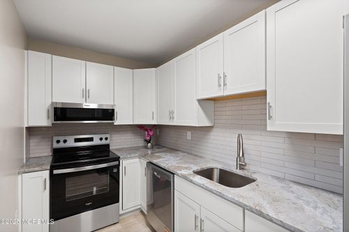 99 White St, Eatontown, NJ, 07724-4852 | Card Image