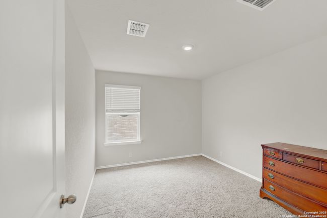 201 Legendary Trail Loop, House other with 5 bedrooms, 3 bathrooms and null parking in Floresville TX | Image 32