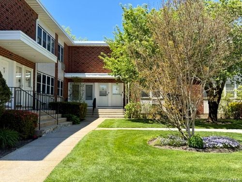 143-143 Farber Dr, West Babylon, NY, 11704-5141 | Card Image