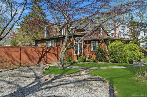 2 Isis Rd, Rocky Point, NY, 11778-8614 | Card Image