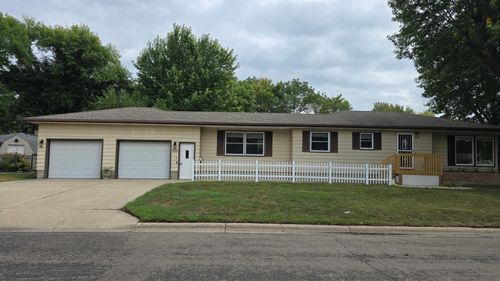 500 N Minnesota St, Marshall, MN, 56258-1455 | Card Image