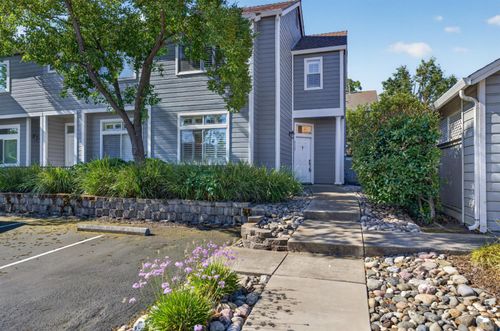 3127 Woods Circle, Davis, CA, 95616 | Card Image