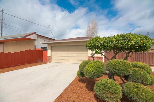 90 Beverly Dr, Watsonville, CA, 95076-2302 | Card Image