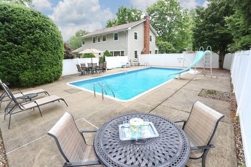 8 Salem Rd, New City, NY, 10956-6217 | Card Image