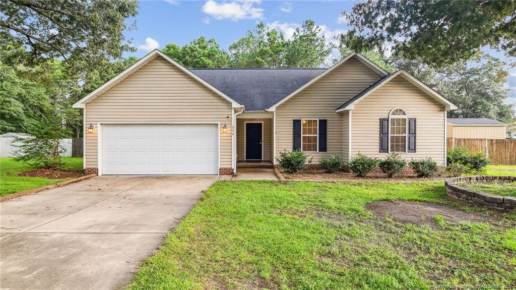 Hunters Creek Dr, Raeford, NC 28376