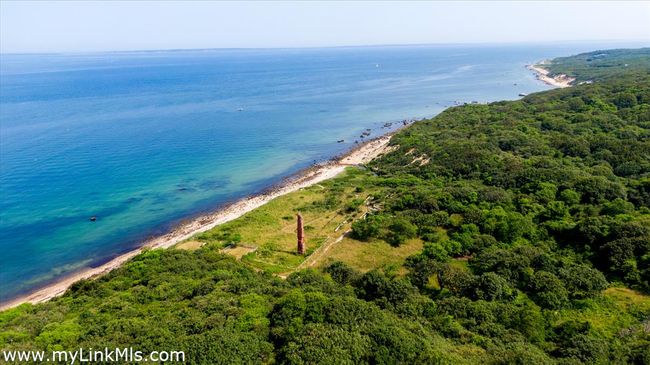 100 Gosnolds Way, House other with 4 bedrooms, 3 bathrooms and null parking in Chilmark MA | Image 46