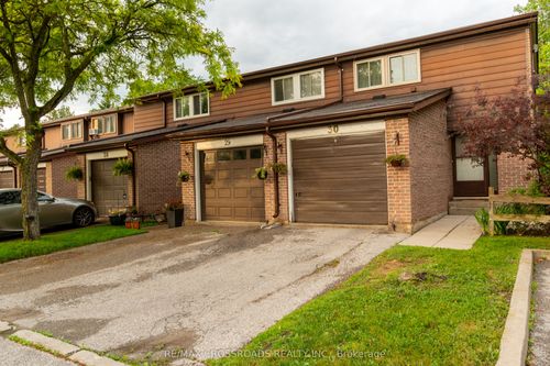 30-350 Camelot Crt, Oshawa, ON, L1G6P7 | Card Image