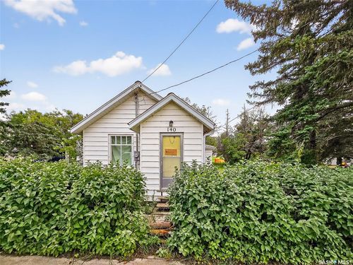 140 1 Ave, Chaplin, SK, S0H0S0 | Card Image