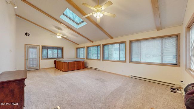 LivingRoom/Hot Tub | Image 4