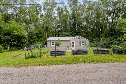 26 Clarke Ave, Hope Valley, RI, 02832-2109 | Card Image