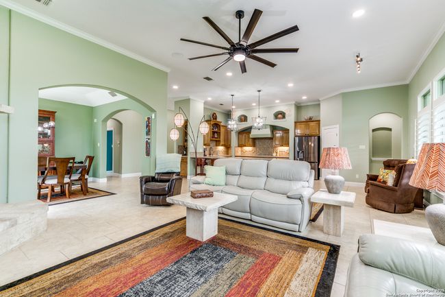 30131 Cibolo Run, House other with 3 bedrooms, 3 bathrooms and null parking in Fair Oaks Ranch TX | Image 6