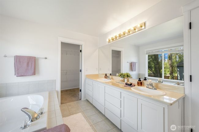 20347 86 Th Pl Ne, House other with 5 bedrooms, 3 bathrooms and 2 parking in Bothell WA | Image 16
