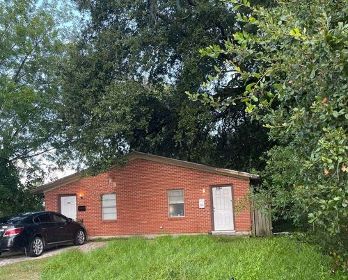 306 Lake Rd, La Marque, TX, 77568-4017 | Card Image