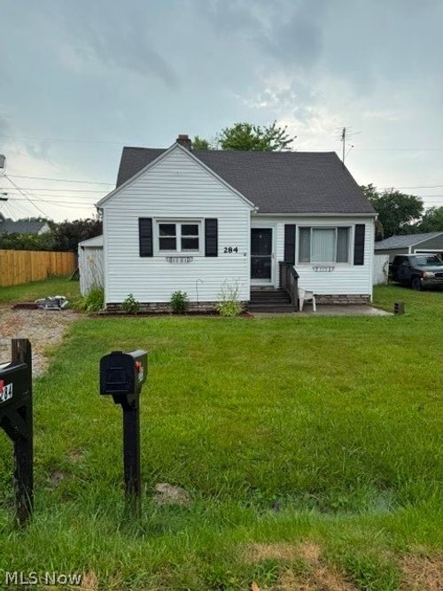 284 Fairfax Rd, Vermilion, OH, 44089-2240 | Card Image