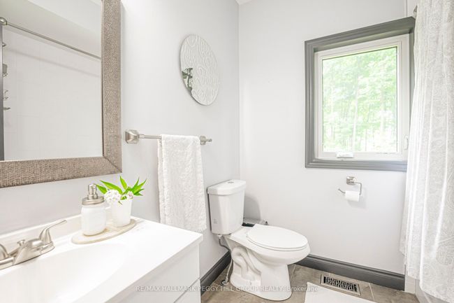 7941 Highway 93, House other with 4 bedrooms, 3 bathrooms and 10 parking in Tiny ON | Image 12