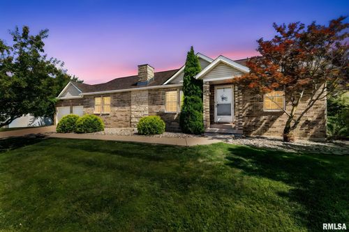 4504 W 14th St, Davenport, IA, 52804-3157 | Card Image