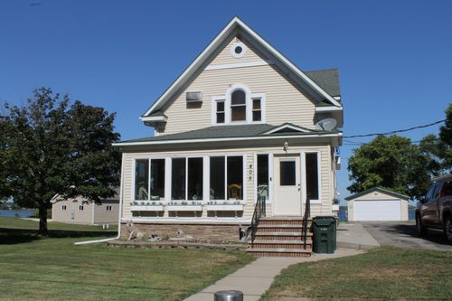 405 E Lake St, Osakis, MN, 56360-8268 | Card Image