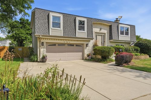 132 W King Arthur Ct, Palatine, IL, 60067-2619 | Card Image