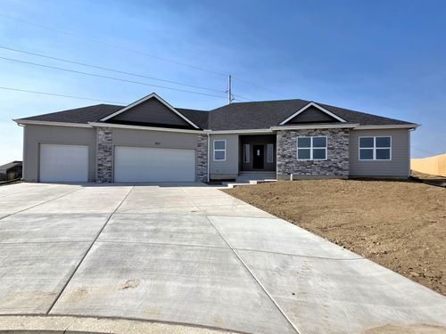 2012 Wheatland Cir, Salina, KS, 67401-7174 | Card Image