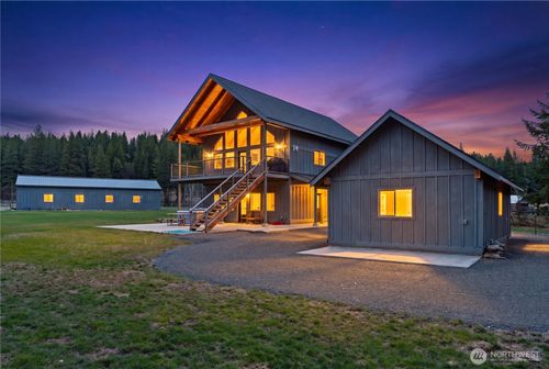 161 Middle Fork Ln, Cle Elum, WA, 98922-8846 | Card Image
