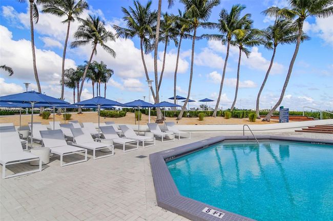APT-402 - 555 Ne 34 Th St, Condo with 2 bedrooms, 2 bathrooms and null parking in Miami FL | Image 42