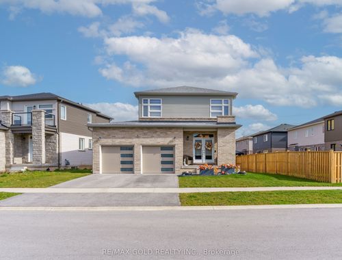 7865 Seabiscuit Dr, Niagara Falls, ON, L2H3T9 | Card Image