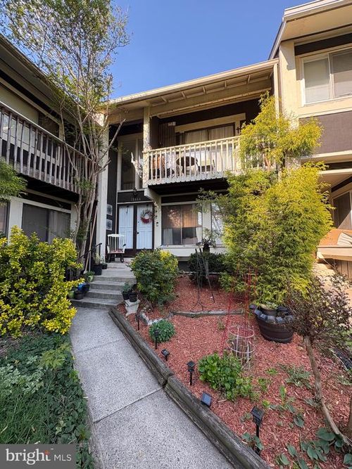 18484 Stone Hollow Dr, GERMANTOWN, MD, 20874-2127 | Card Image