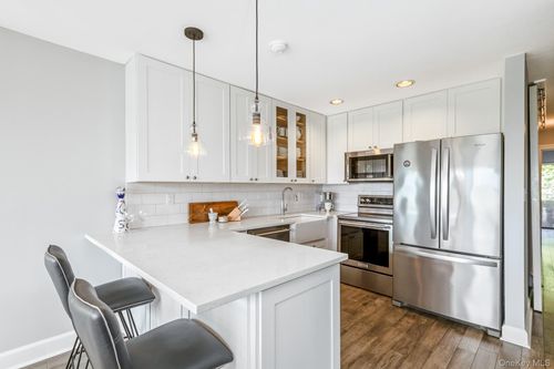 unit-3-59 Watchogue Ave, East Moriches, NY, 11940-1306 | Card Image