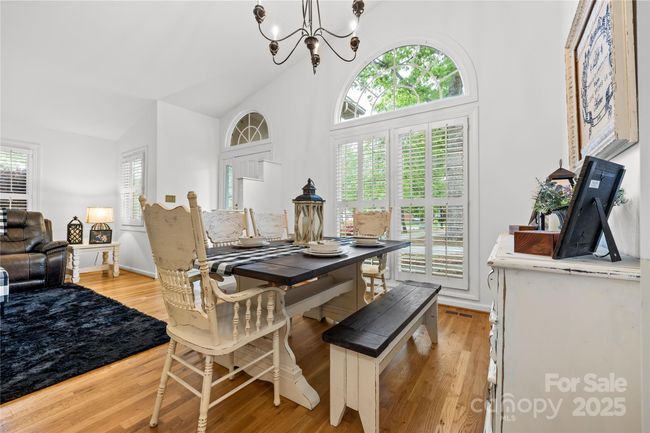 Dining area | Image 15