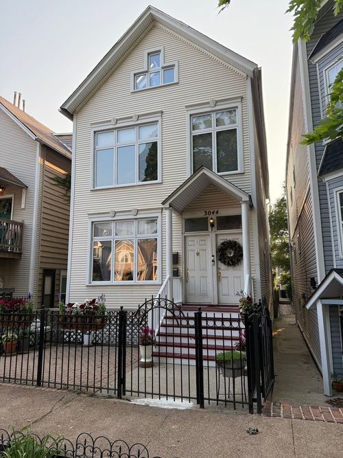 1-3044 N Leavitt St, Chicago, IL, 60618-8114 | Card Image