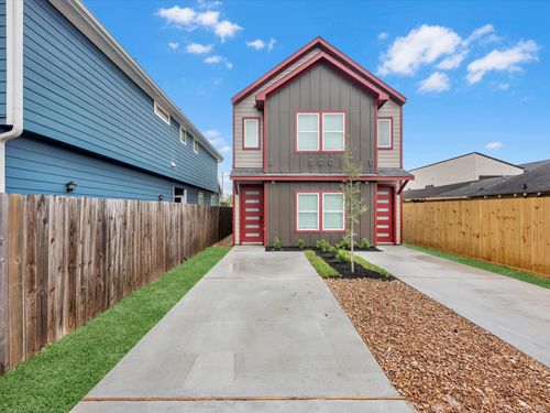 a-900 Lucky Street, Houston, TX, 77088 | Card Image
