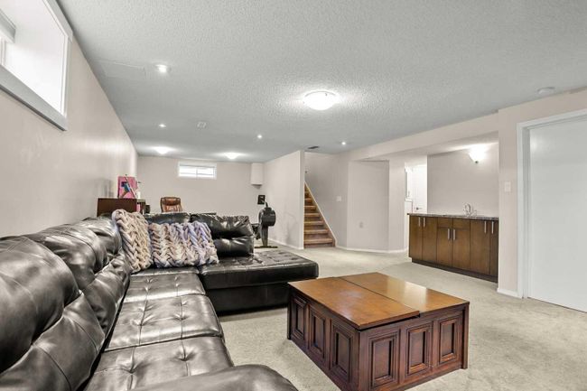 19 Erin Park Bay Se, Home with 4 bedrooms, 2 bathrooms and 2 parking in Calgary AB | Image 25