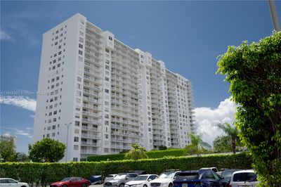 1203W - 2801 Ne 183rd St, Condo with 1 bedrooms, 2 bathrooms and null parking in Aventura FL | Image 1