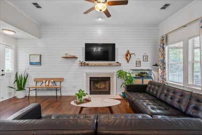 2076 Bancroft Lane Living Room 1 | Image 3