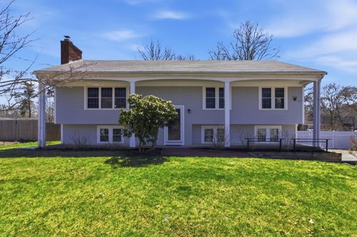 147 Bristol Ave, Hyannis, MA, 02601-2607 | Card Image