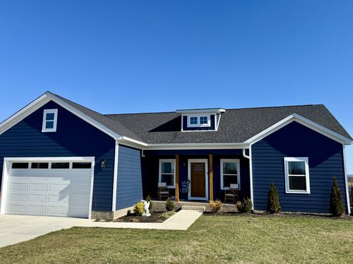 102 Castle St, Mc Minnville, TN, 37110-6739 | Card Image