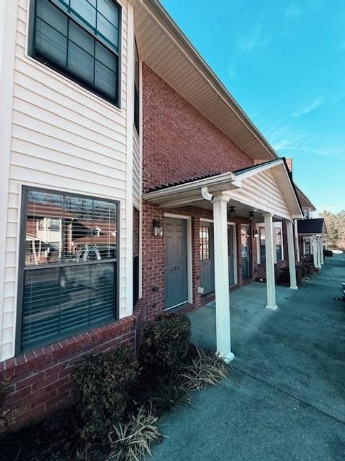 389 Mount Vernon Dr, Calhoun, GA, 30701-1727 | Card Image