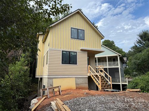 18 Richland St, Asheville, NC, 28806-4624 | Card Image
