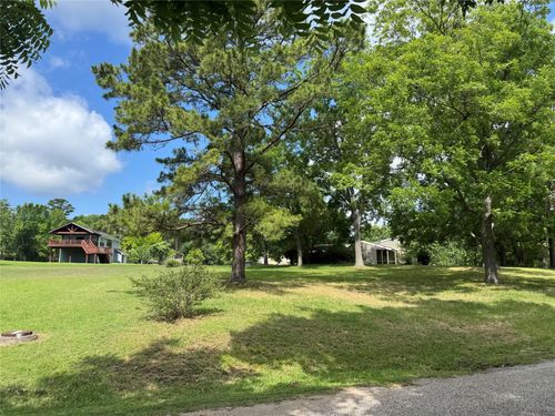 35 Imperial Cir, Coldspring, TX, 77331-3054 | Card Image
