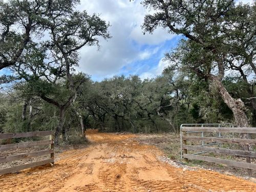 270 County Road 120, Hallettsville, TX, 77964 | Card Image
